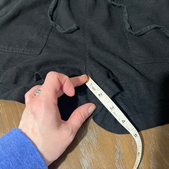 J crew linen drawstring pull on black shorts - Picture 4 of 7